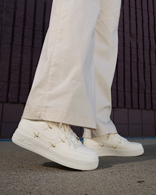 NIKE公式】ナイキ エア フォース 1 '07 LX ウィメンズシューズ